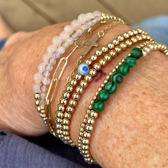 Handmade 14k gold filled bead + pale pink morganite bead stretch bracelet - Picture 6 of 11